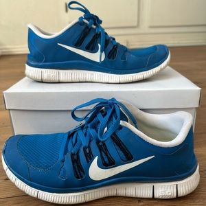 Nike Free 5.0’s athletic shoe